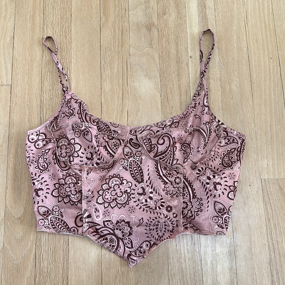 Crop top with adjustable straps